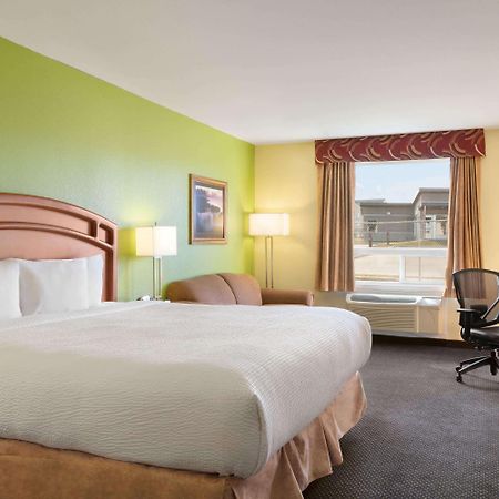 Days Inn & Suites By Wyndham Thompson Eksteriør billede