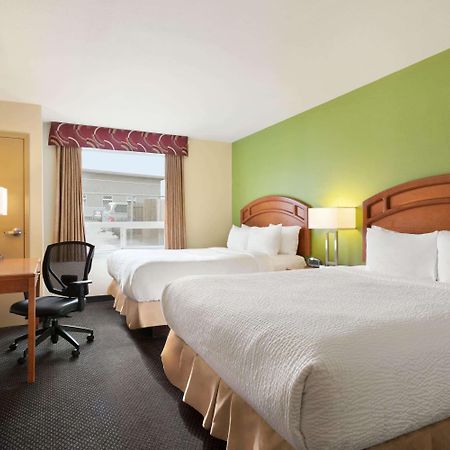 Days Inn & Suites By Wyndham Thompson Eksteriør billede