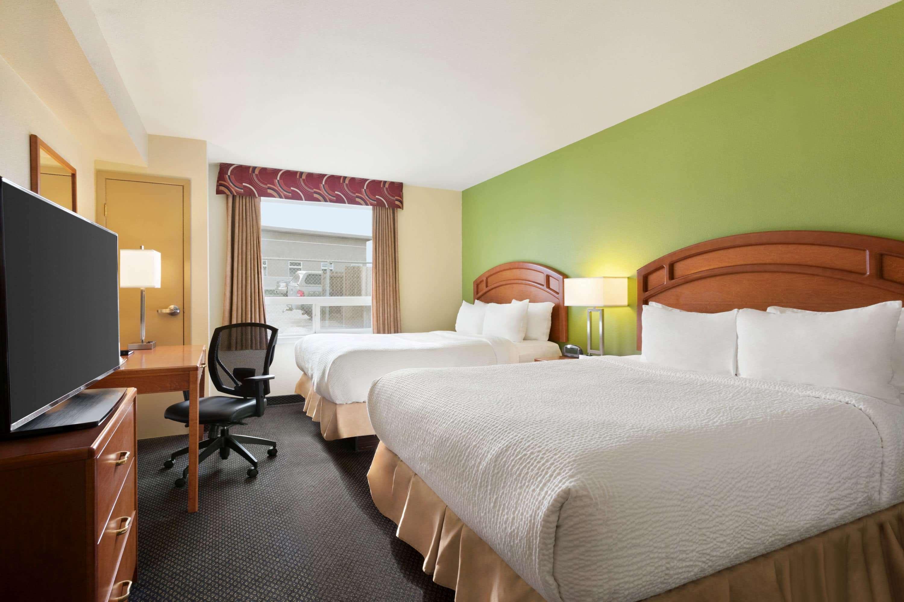 Days Inn & Suites By Wyndham Thompson Eksteriør billede