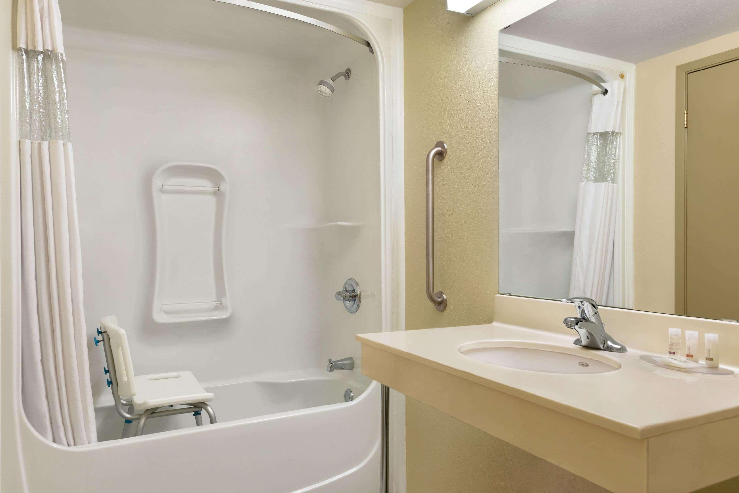 Days Inn & Suites By Wyndham Thompson Eksteriør billede